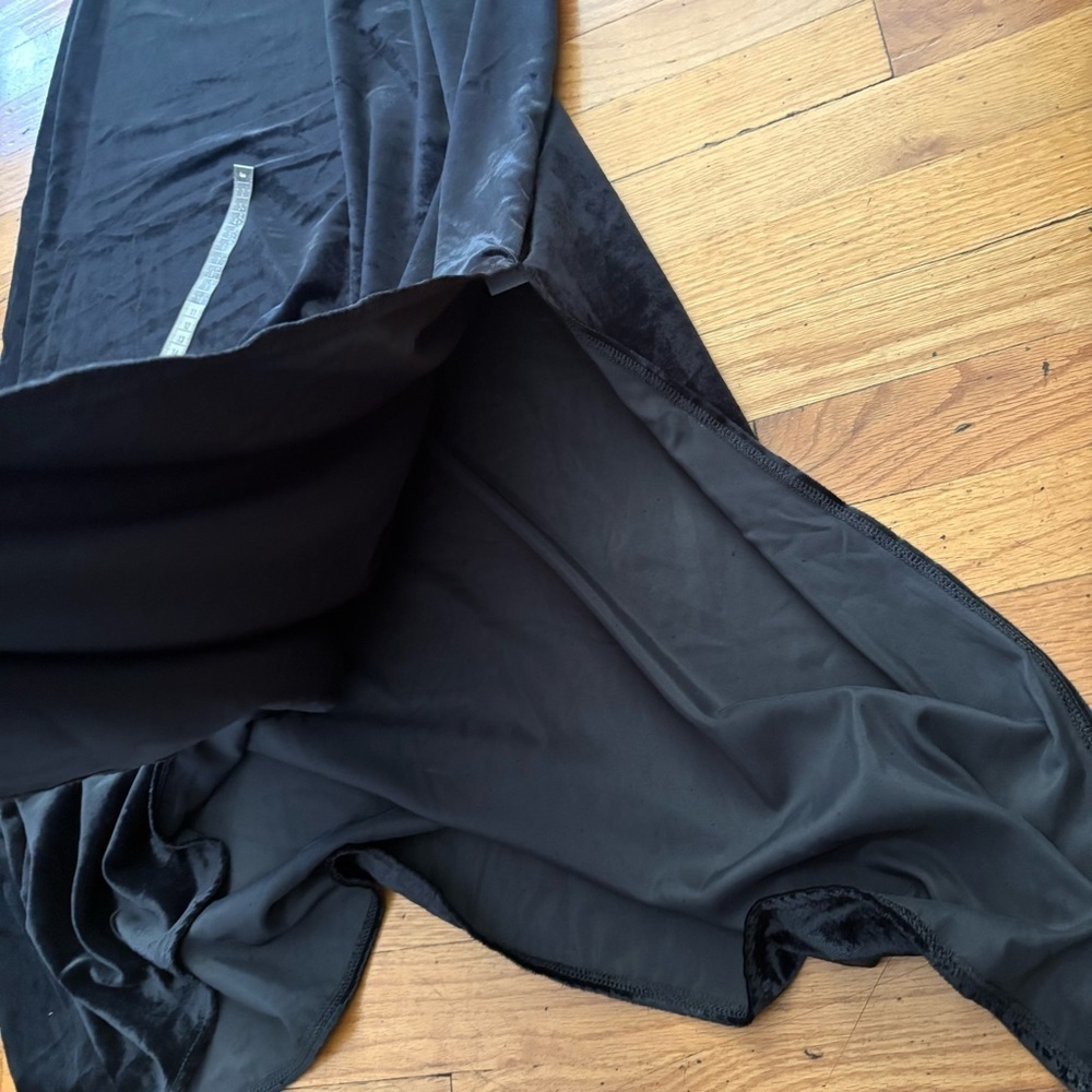 Splendid Black Velvet Maxi Skirt Size Large - Picture 6 of 8